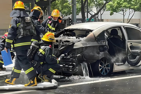 电车起火用什么灭火器